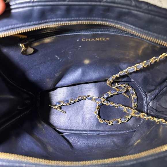 Vintage Chanel Quilted Navy Shoulder Bag - Picture 8 of 9